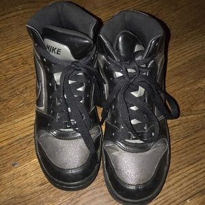 Black and silver bike air